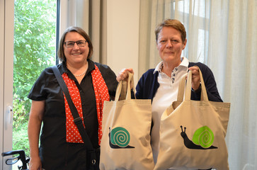 Maike Aschenbrenner mit der Organisatorin Janett