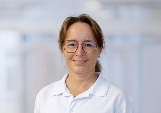 Portraitfoto Stella Hansen-Buck, Teamleiterin Physikofit im Interdisziplinären Therapiezentrum im Albertinen Krankenhaus Hamburg