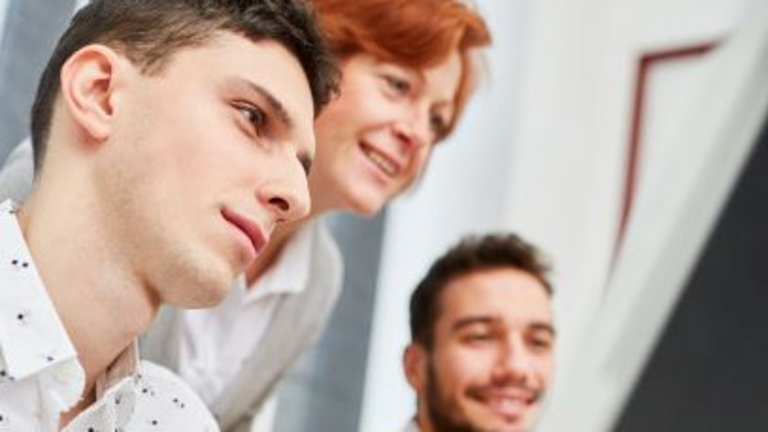 Kompaktes Online-Format „45 min“ für einen schnellen, praxisnahen Einstieg in ausgewählte Fachthemen. Kompaktes Online-Format „45 min“ für einen schnellen, praxisnahen Einstieg in ausgewählte Fachthemen.