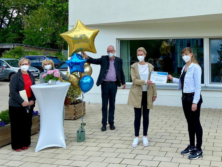 Diakonie Hospiz Woltersdorf - Förderverein Polarstern übergibt Spendenscheck