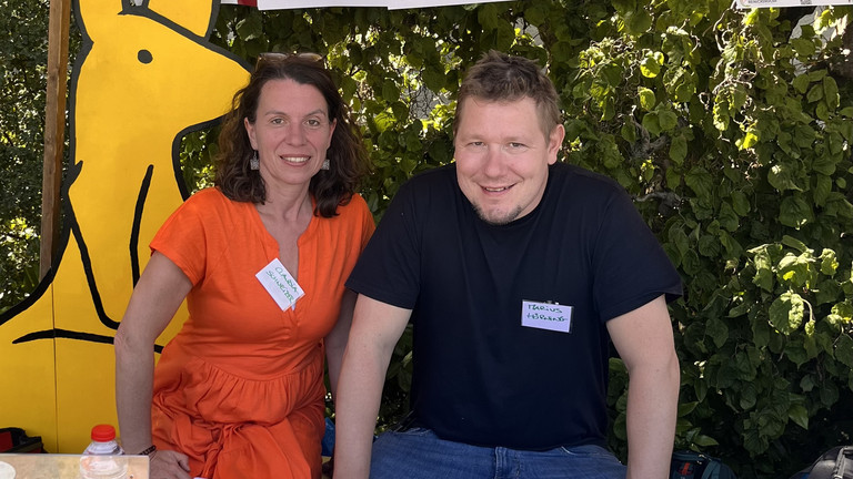 Immanuel Stadtteilzentrum Borsigwalde - Nachricht - Claudia Schneider und Marius Hörning am Stand