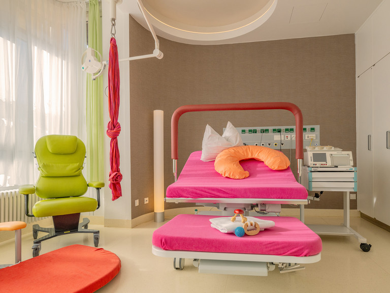 Ein moderner Kreißsaal im Immanuel Klinikum Bernau Herzzentrum Brandenburg Ein moderner Kreißsaal im Immanuel Klinikum Bernau Herzzentrum Brandenburg