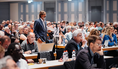 Diskussion der Resolution im Plenum