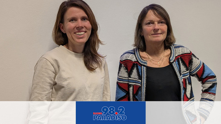 Franziska Weiß, Physiotherapeutin bei der Immanuel Therapiewelt mit Moderatorin Julia Nogli (v.l.n.r.)