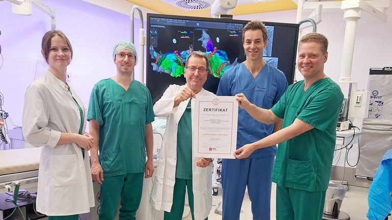 V.l.n.r.: Assistenzärztin Paulina Anna Jankowska, Oberarzt Dr. med. Marwin Bannehr, Chefarzt Univ.-Prof. Dr. med. Christian Butter, Oberarzt Dr. med. Christian Georgi, Oberarzt PD Dr. med. habil. Martin Seifert