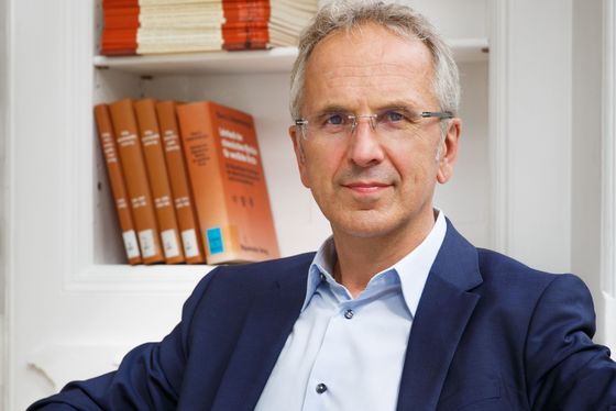 Portrait von Prof. Dr. med. Andreas Michalsen, Chefarzt der Abteilung Naturheilkunde, Immanuel Krankenhaus Berlin Portrait von Prof. Dr. med. Andreas Michalsen, Chefarzt der Abteilung Naturheilkunde, Immanuel Krankenhaus Berlin