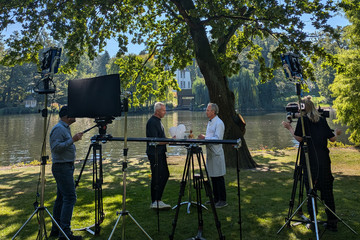 Chefarzt-Visite im Park - Naturheilkunde Berlin