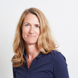 Portrait Claudia Benkert, Fachärztin für Innere Medizin, Fachärztin für Allgemeinmedizin Hausarztpraxis Buchenkamp, externe Referentin Veranstaltung, Hausärztetag, Amalie Sieveking Krankenhaus, Hamburg-Volksdorf