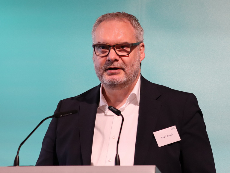 Roy J. Noack hält als Geschäftsführer des Immanuel Krankenhaus Berlin einen Vortrag beim DKG-Zukunftsforums Krankenhaus Roy J. Noack hält als Geschäftsführer des Immanuel Krankenhaus Berlin einen Vortrag beim DKG-Zukunftsforums Krankenhaus