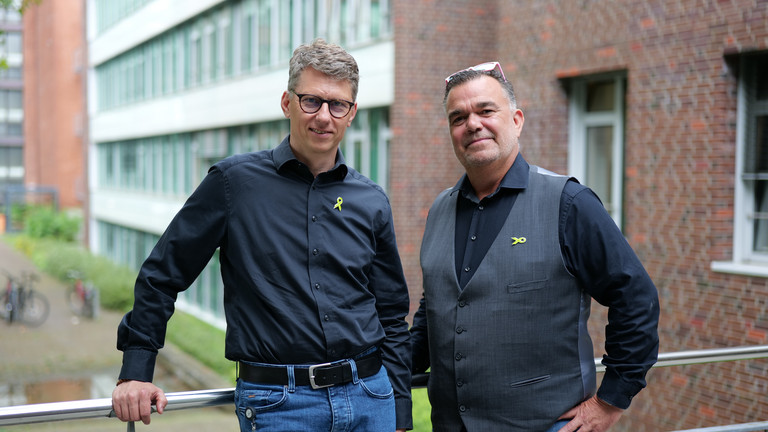 Chefarzt Prof. Dr. Sönke Arlt und Pflegedienstleiter Sven Christiansen aus der Klinik für Psychiatrie und Psychotherapie Chefarzt Prof. Dr. Sönke Arlt und Pflegedienstleiter Sven Christiansen aus der Klinik für Psychiatrie und Psychotherapie