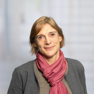 Portrait Ute Wirth, Bereichsleitung Ernährungs- und Dienstleistungsmanagement, Immanuel Dienstleistungen, Immanuel Albertinen Kocht, Berlin, Brandenburg