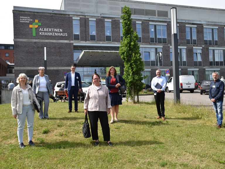 Albertinen Krankenhaus - Delegation der Gesundheitsbehörde verschafft sich Eindruck über Intensivkapazitäten des Krankenhauses