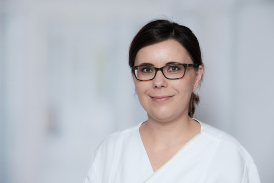 Portraitfoto von Doreen Brück, Stationsleiterin Innere Medizin im Albertinen Krankenhaus in Hamburg-Schnelsen