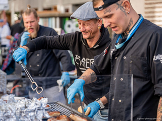 Köche am Grill, 6. Zelterstraßenfest, feiern für den guten Zweck, Beratung plus Leben, Soziale Einrichtung, Berlin